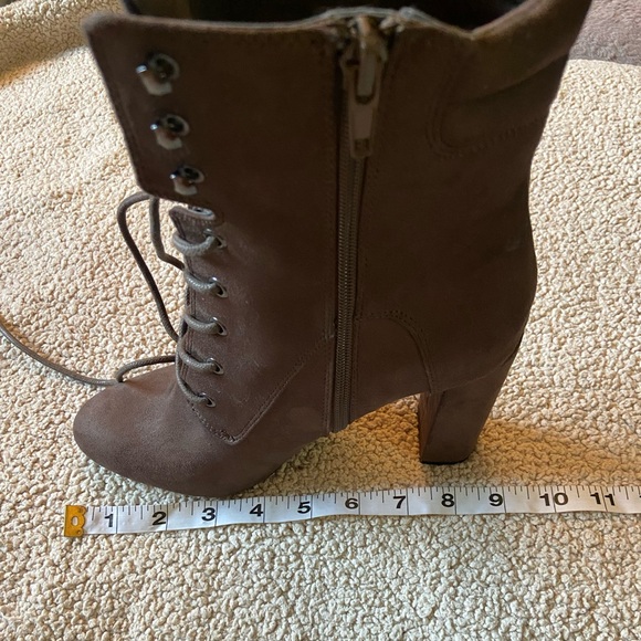 🌸 Call it Spring 🌸 lace up chunky heeled boots - Picture 9 of 11